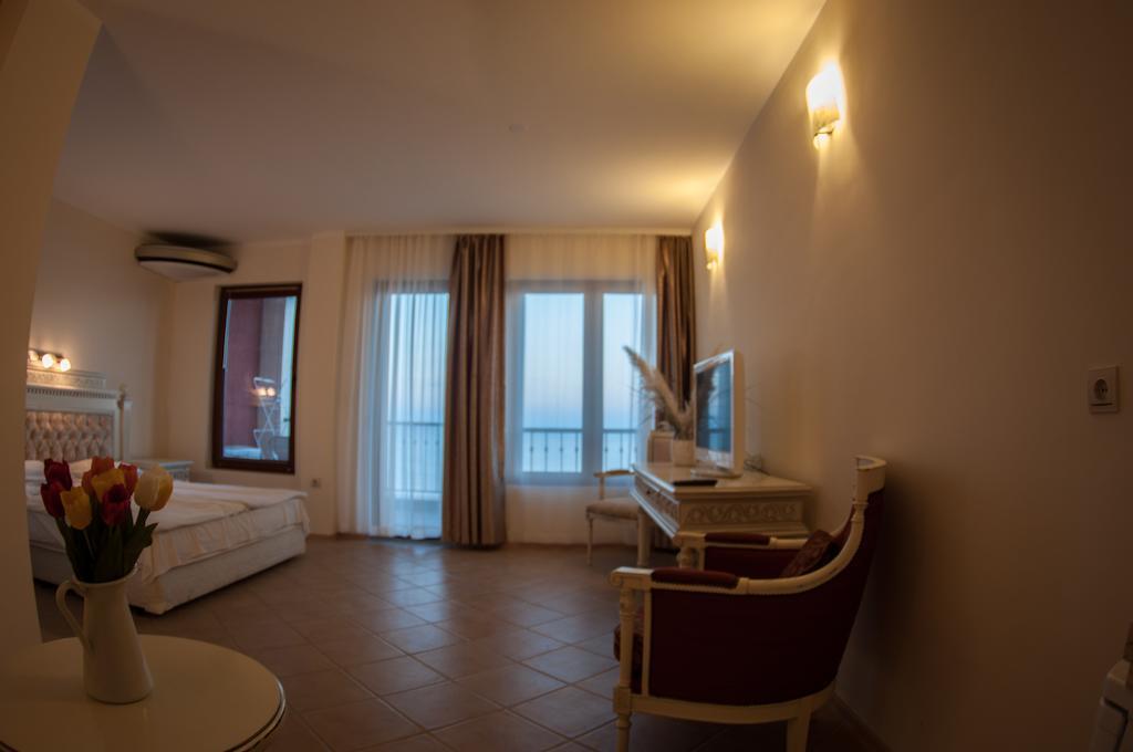 Rocamar Beach Resort Tsarevo Habitación foto
